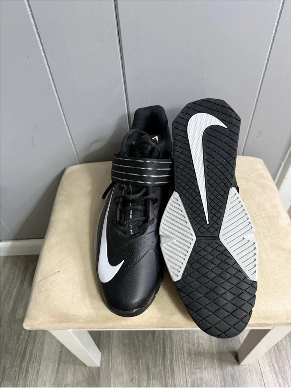 Nike savaleos Men’s Black Athletic Training Shoes with White Swoosh Accent (New)